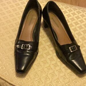 Naturalizer black leather heels 8